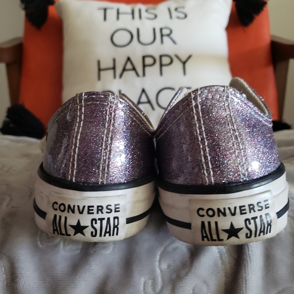 EUC CTAS Classic Chuck Taylor (4 JR.) Moody Purple Glitter kicks - Picture 5 of 9